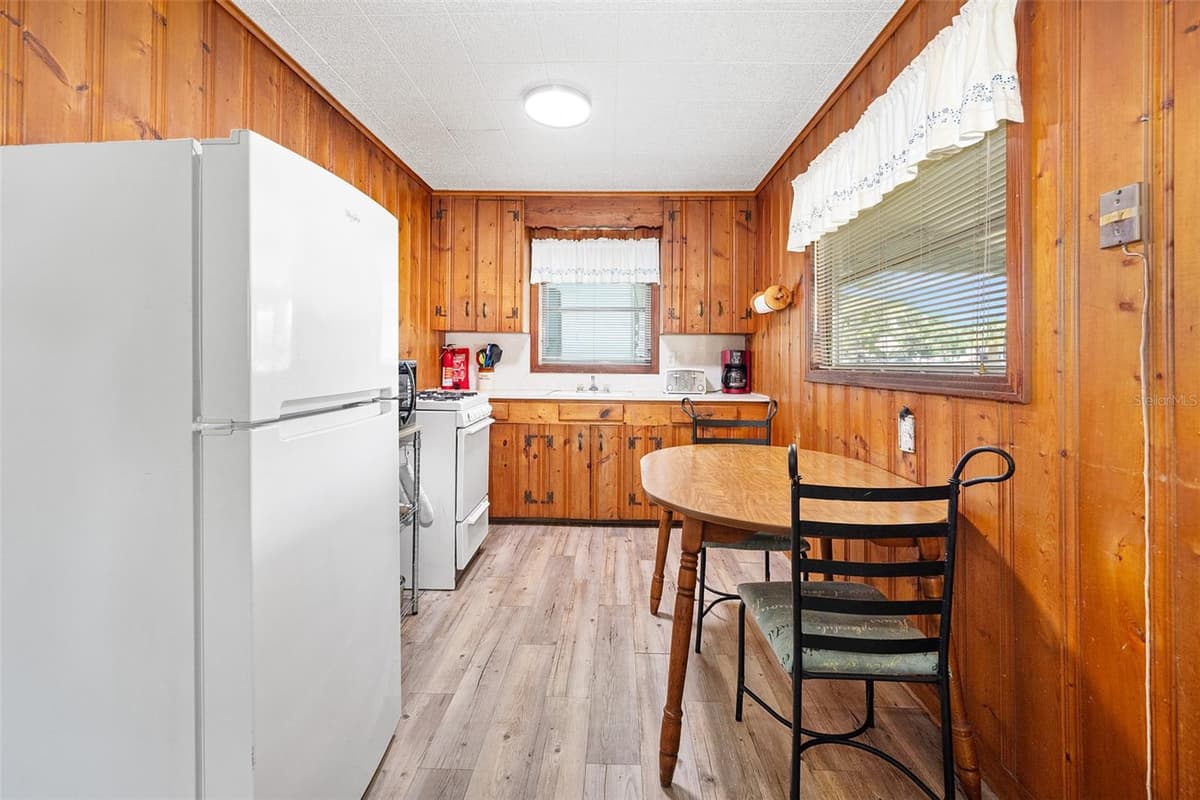 55521 FRONT STREET — photo 14 of 39