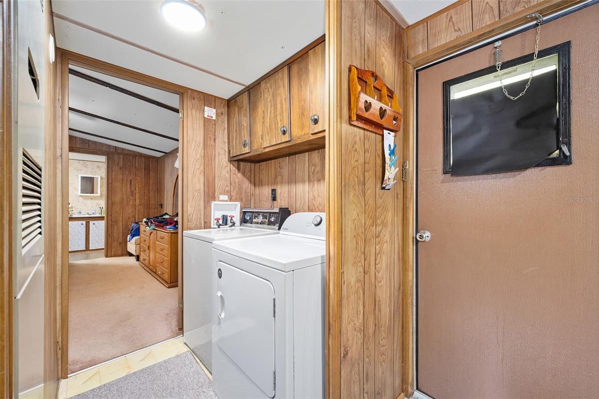 55521 FRONT STREET — photo 36 of 39