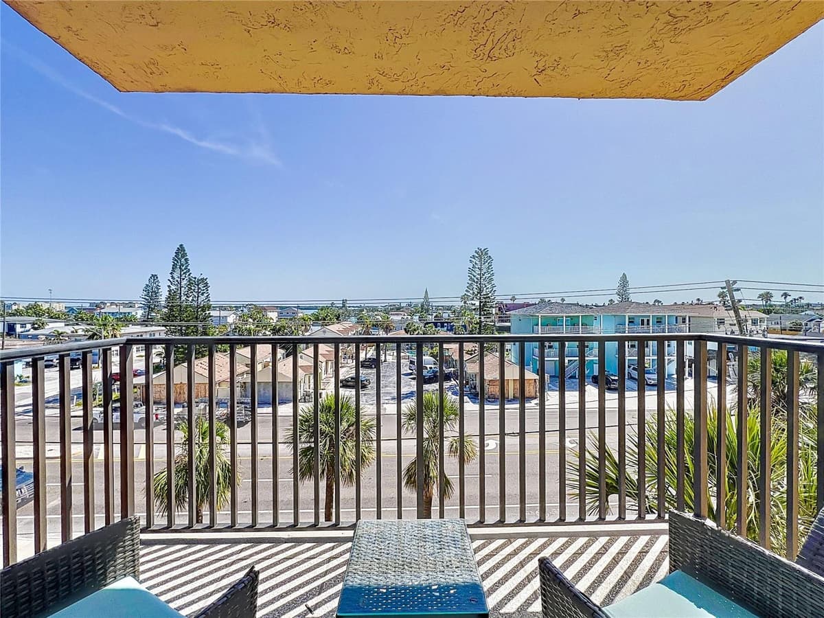 14146 GULF BOULEVARD — photo 7 of 29