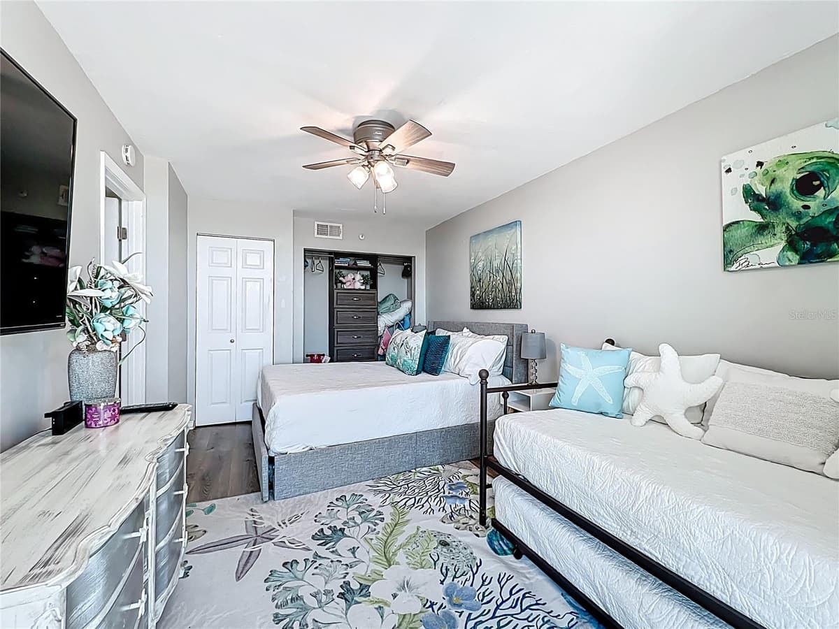 14146 GULF BOULEVARD — photo 24 of 29