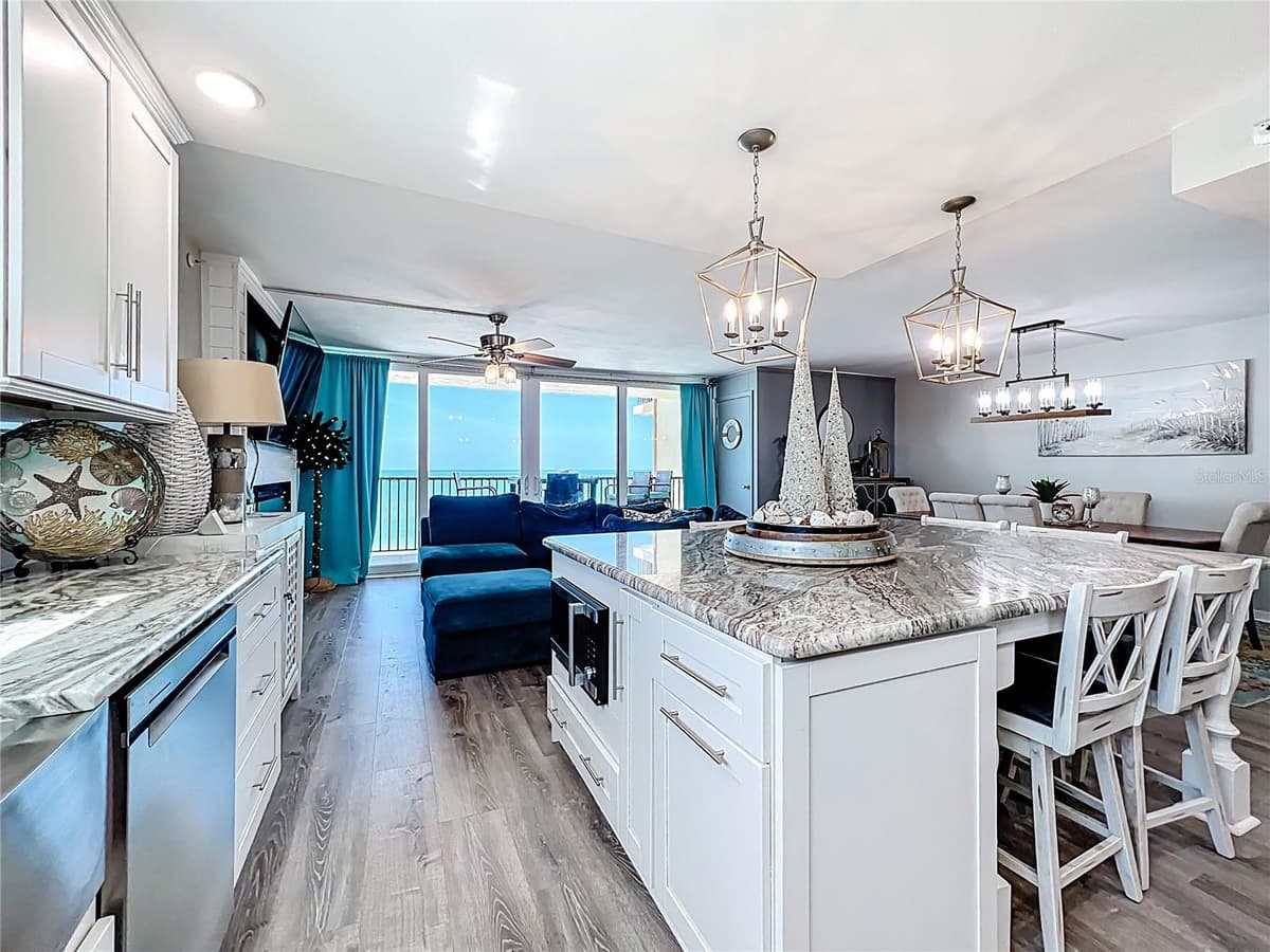 14146 GULF BOULEVARD — photo 12 of 29