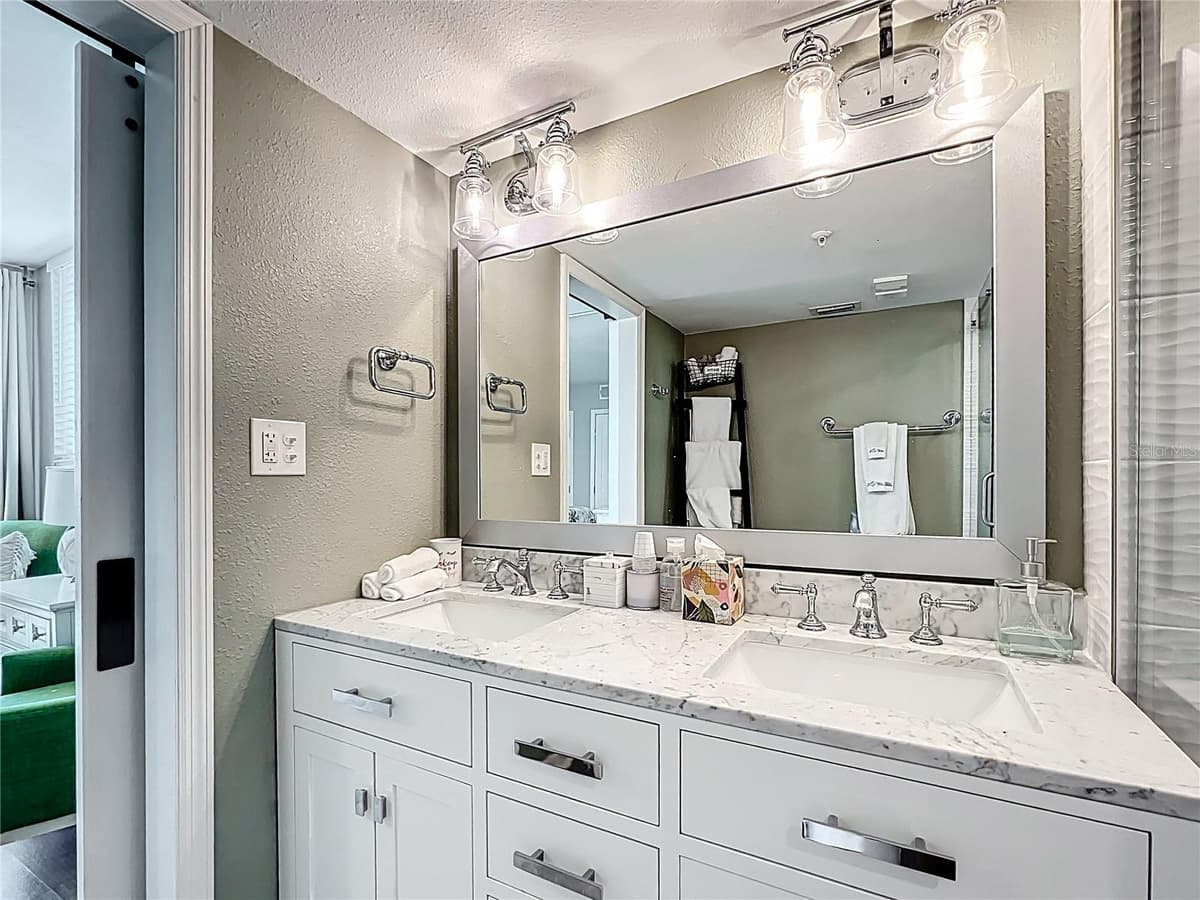 14146 GULF BOULEVARD — photo 21 of 29