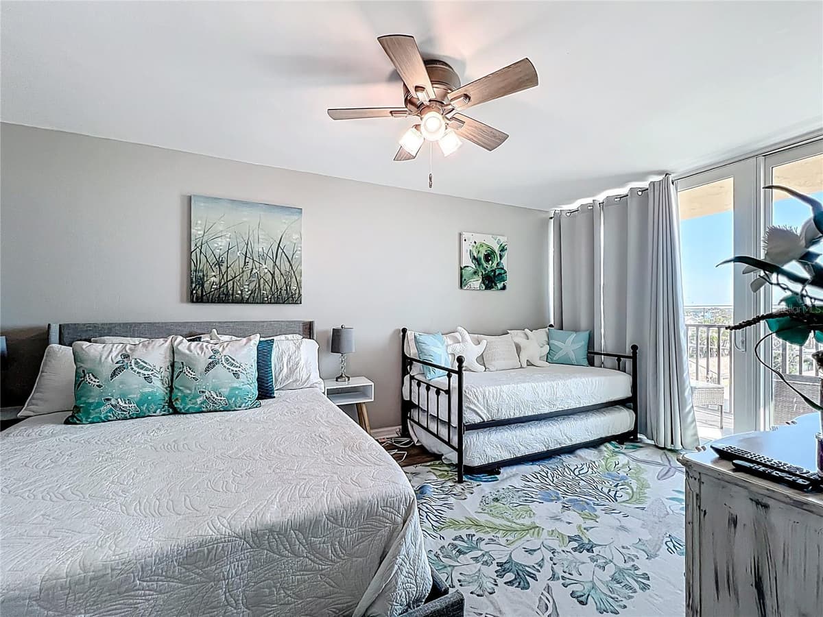 14146 GULF BOULEVARD — photo 23 of 29