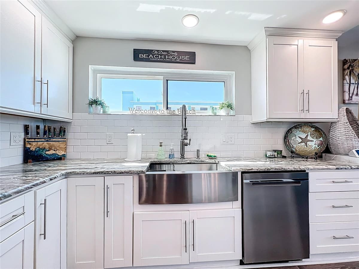 14146 GULF BOULEVARD — photo 13 of 29