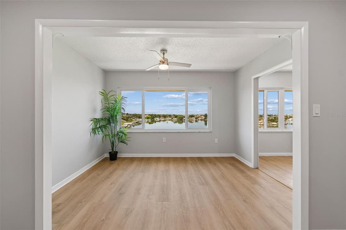 100 BLUFF VIEW DRIVE — photo 37 of 60