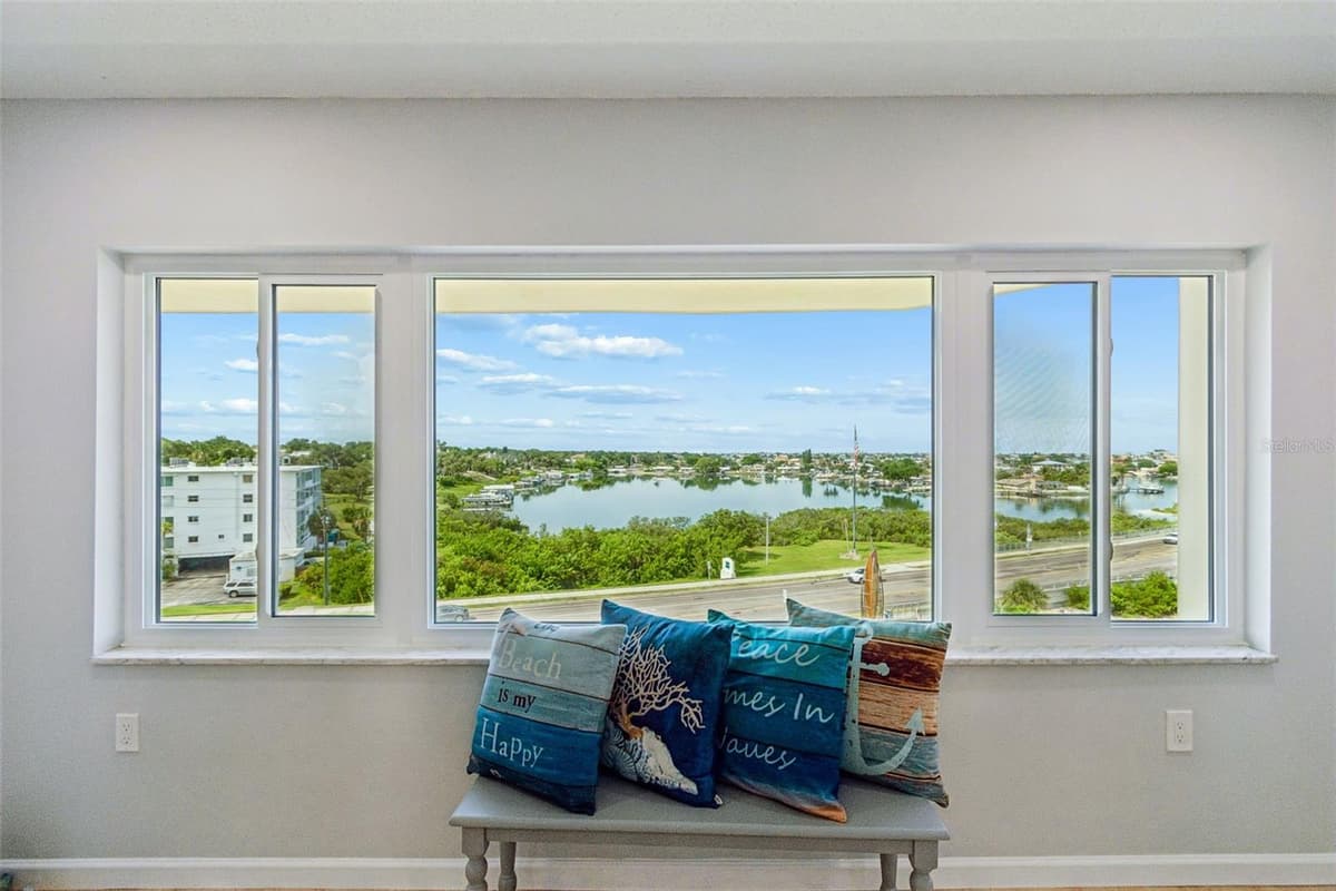 100 BLUFF VIEW DRIVE — photo 19 of 60