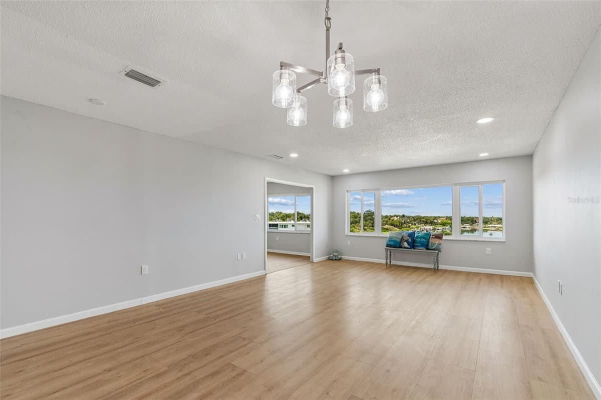100 BLUFF VIEW DRIVE — photo 17 of 60