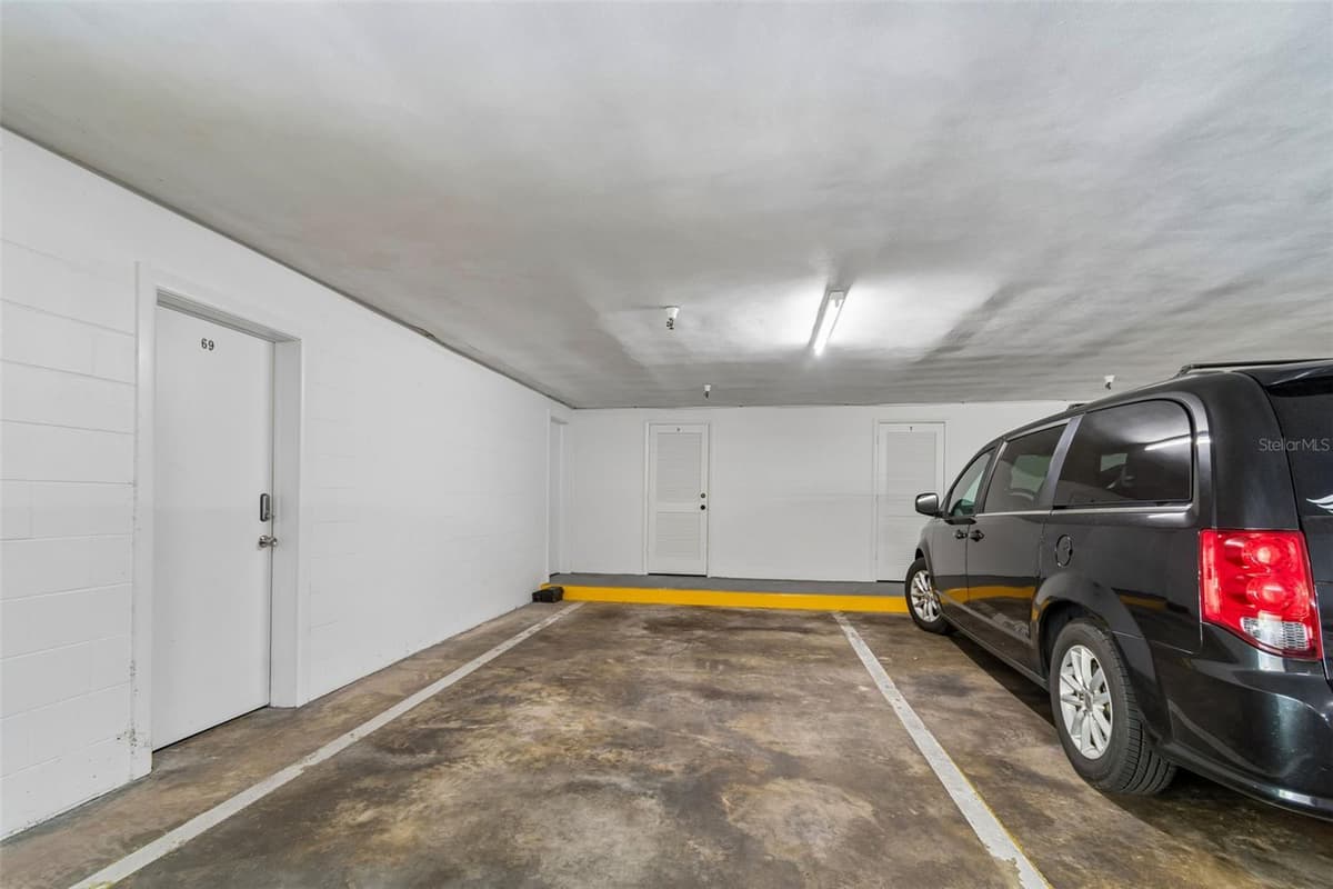 100 BLUFF VIEW DRIVE — photo 48 of 60