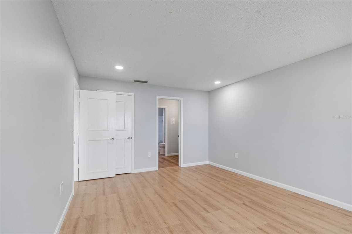 100 BLUFF VIEW DRIVE — photo 35 of 60