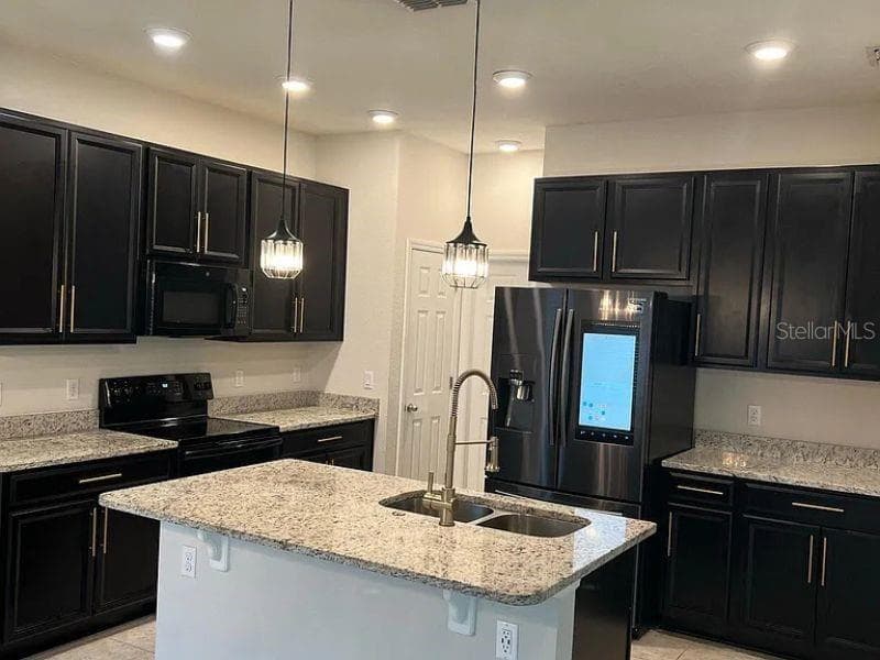 1010 ATLANTIC AVENUE — photo 6 of 14