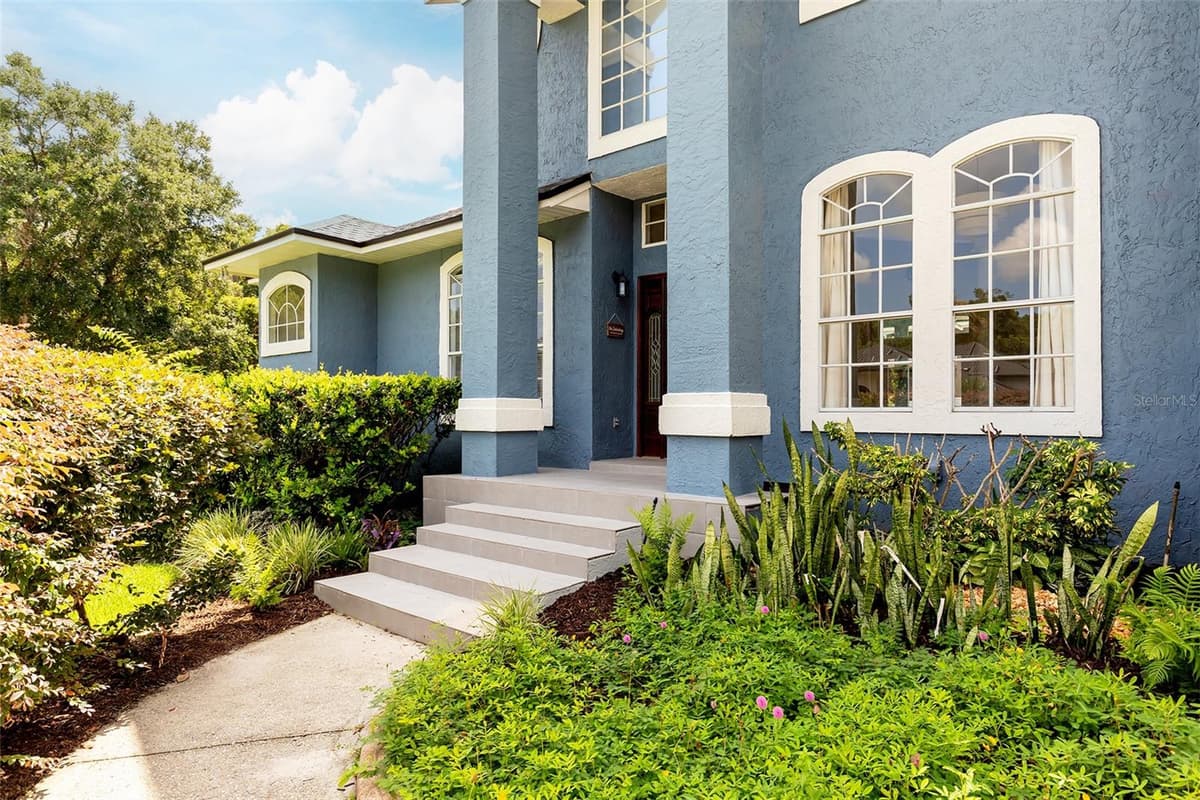 1153 OAK TREE CIRCLE — photo 3 of 51