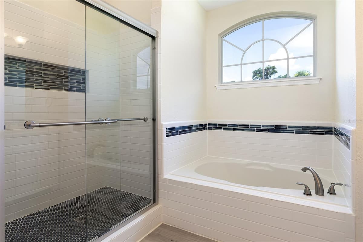 1153 OAK TREE CIRCLE — photo 26 of 51