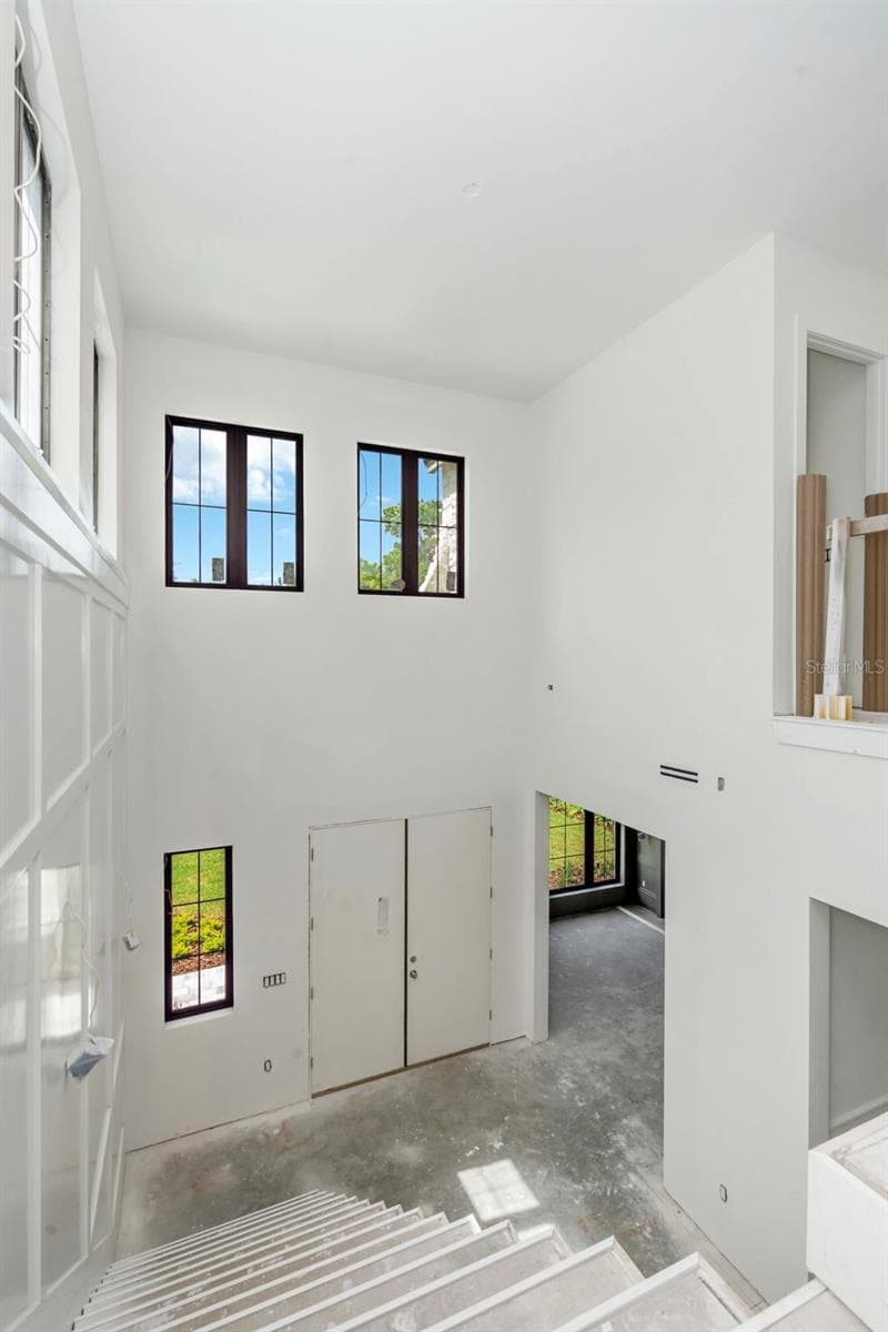 2911 CHAPIN AVENUE — photo 34 of 52