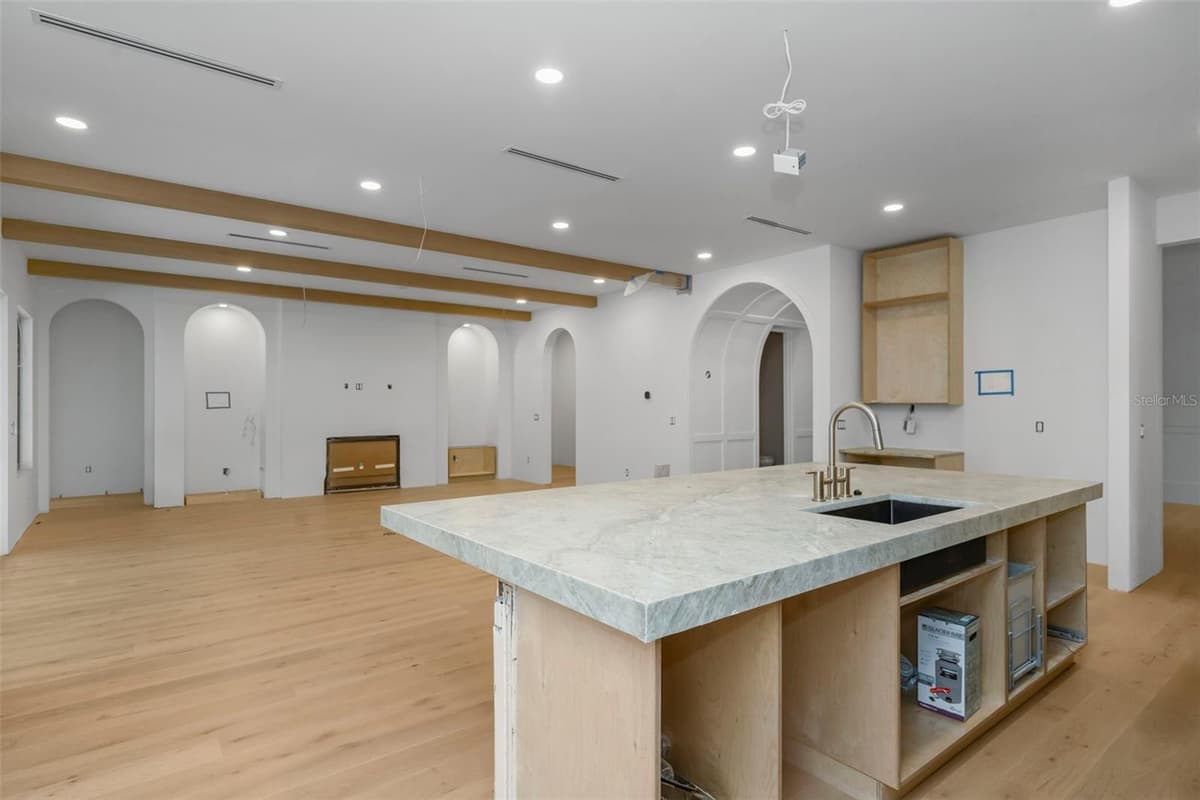 2911 CHAPIN AVENUE — photo 7 of 52