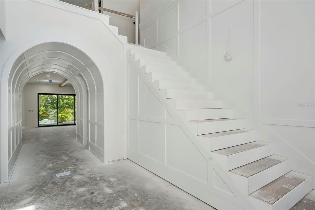 2911 CHAPIN AVENUE — photo 32 of 52