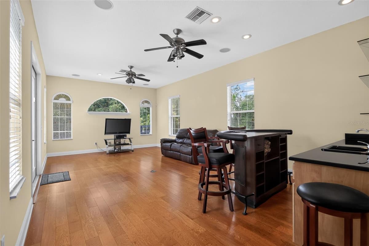 4348 BONANZA DRIVE — photo 15 of 40