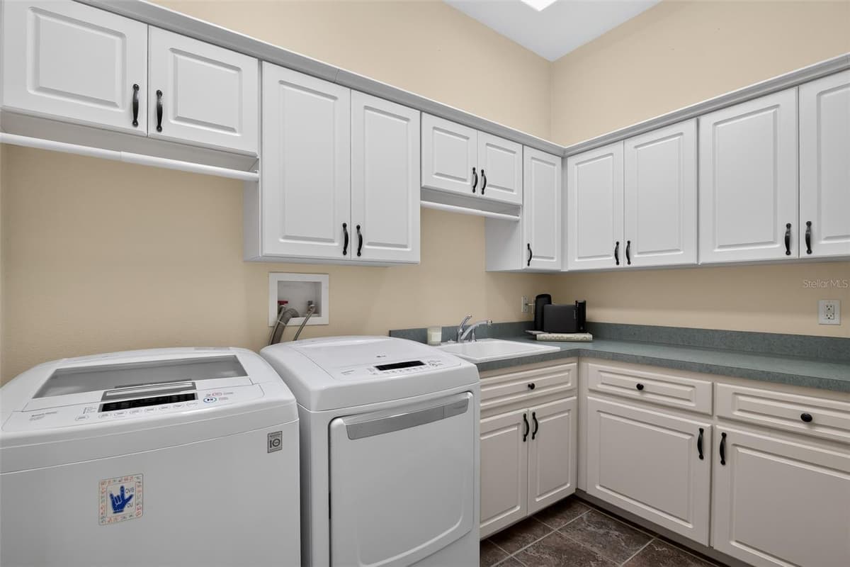 4348 BONANZA DRIVE — photo 33 of 40