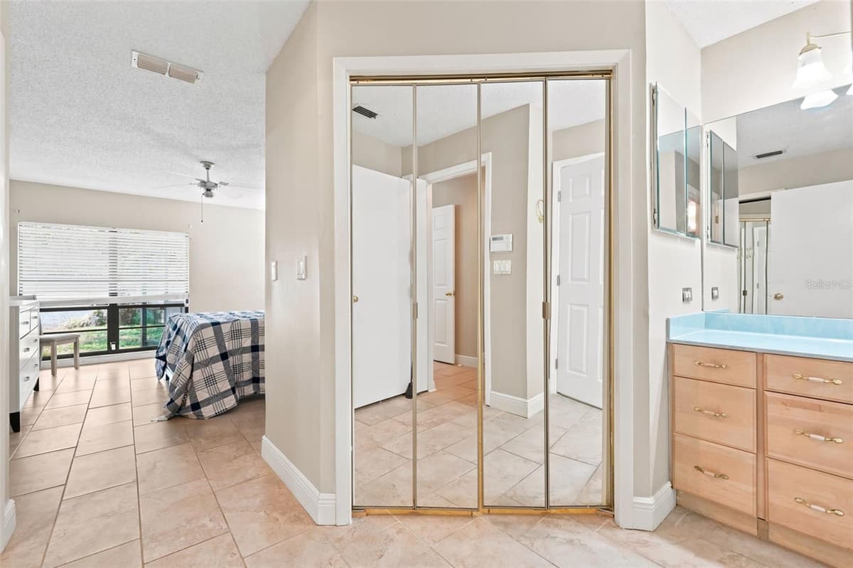 11502 ROBLES DEL RIO PLACE — photo 15 of 39