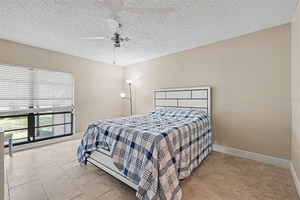 11502 ROBLES DEL RIO PLACE — photo 18 of 39