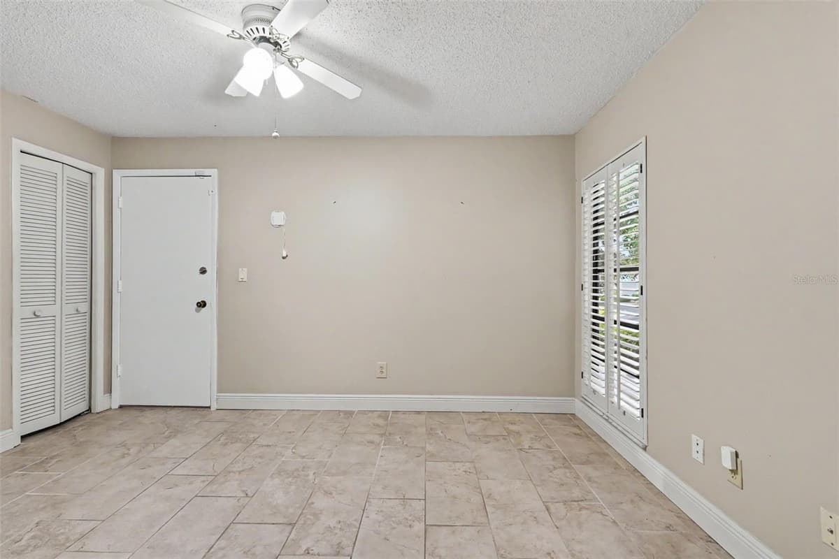 11502 ROBLES DEL RIO PLACE — photo 23 of 39