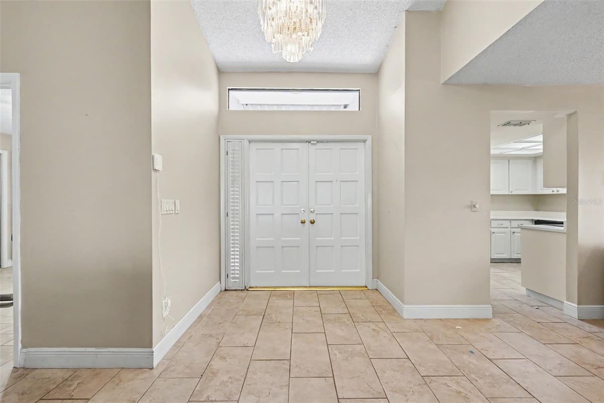 11502 ROBLES DEL RIO PLACE — photo 4 of 39