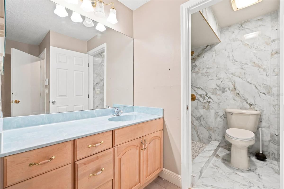 11502 ROBLES DEL RIO PLACE — photo 16 of 39