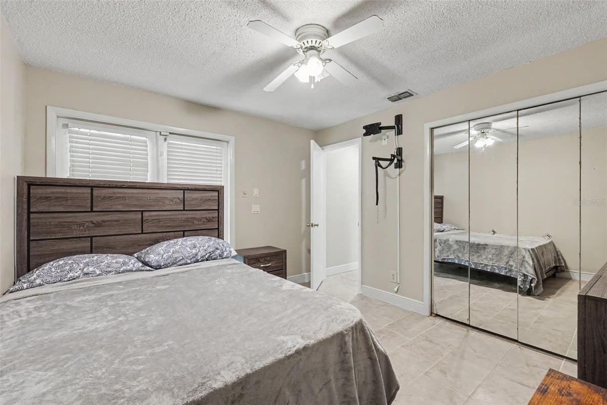 11502 ROBLES DEL RIO PLACE — photo 21 of 39