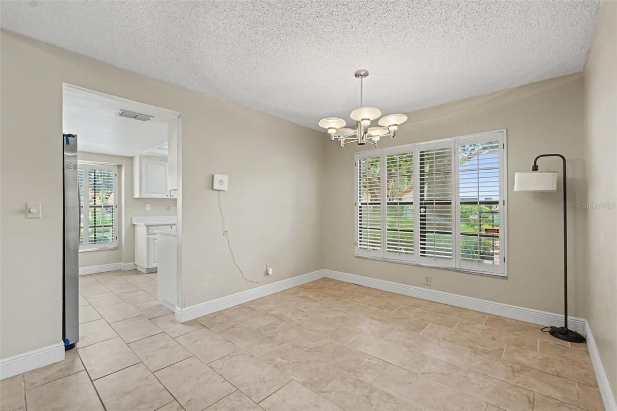 11502 ROBLES DEL RIO PLACE — photo 13 of 39