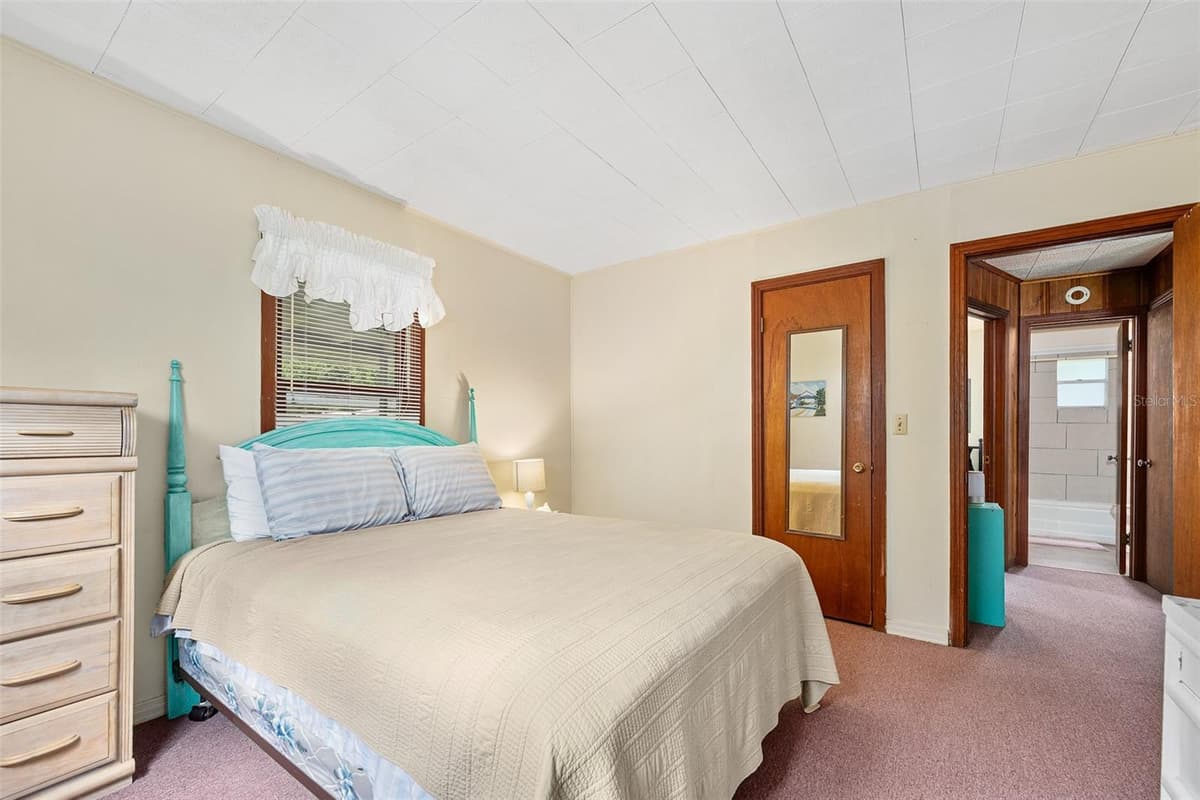 55521 FRONT STREET — photo 17 of 39