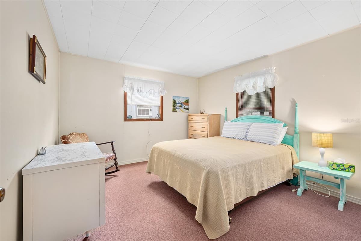 55521 FRONT STREET — photo 16 of 39