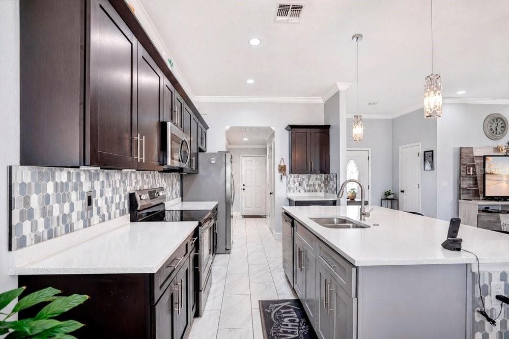 2412 AINSWORTH AVENUE — photo 8 of 33