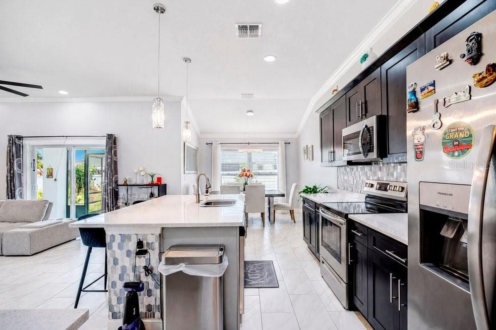 2412 AINSWORTH AVENUE — photo 9 of 33