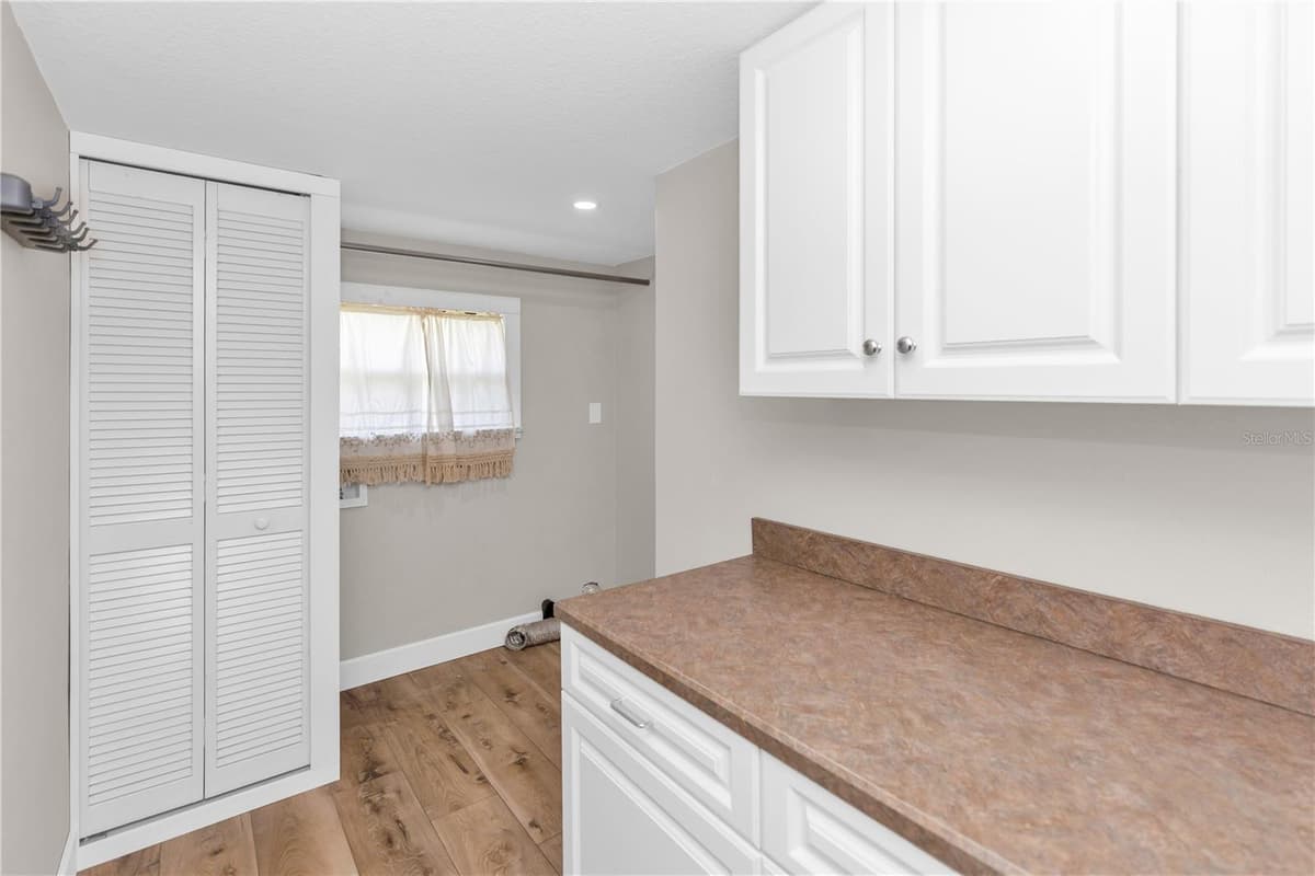 162 PARK STREET — photo 18 of 48