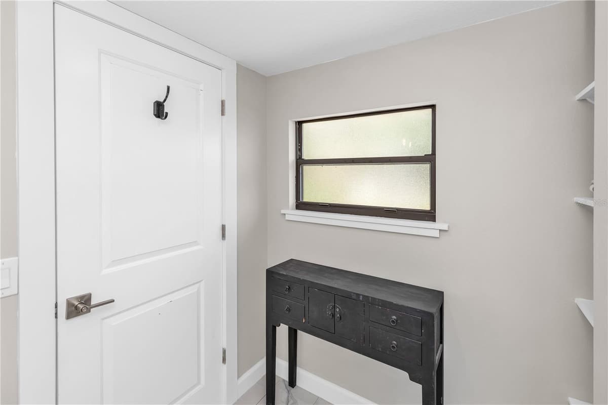 162 PARK STREET — photo 17 of 48