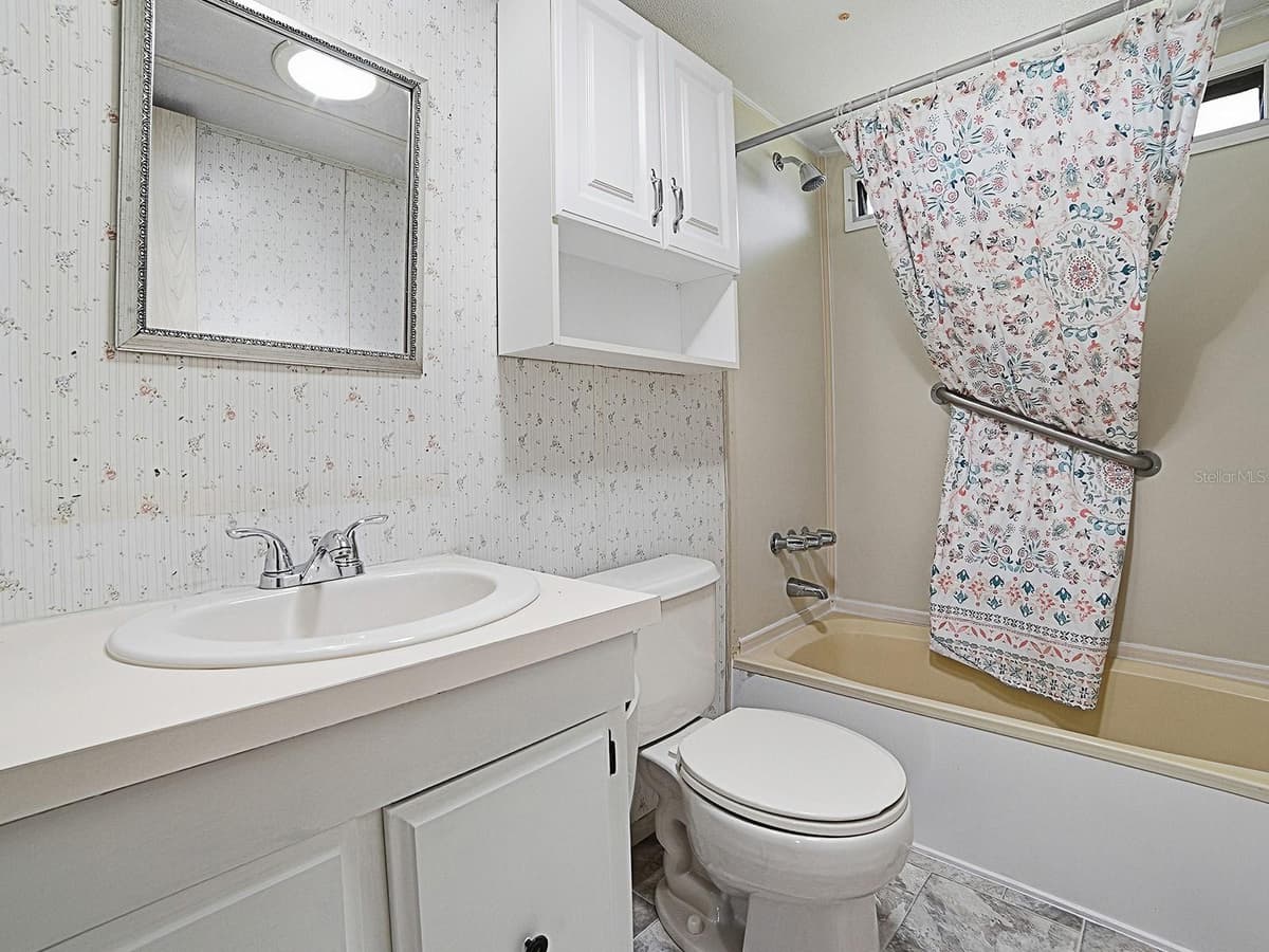 721 SHARON DRIVE — photo 14 of 32