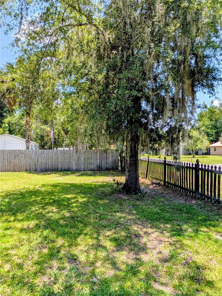55914 BAY ROAD — photo 8 of 23