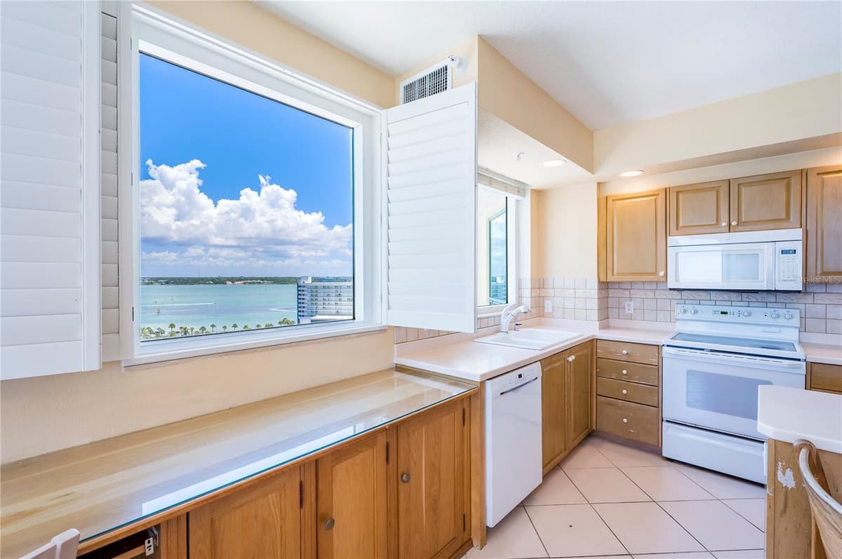1180 GULF BOULEVARD — photo 19 of 46