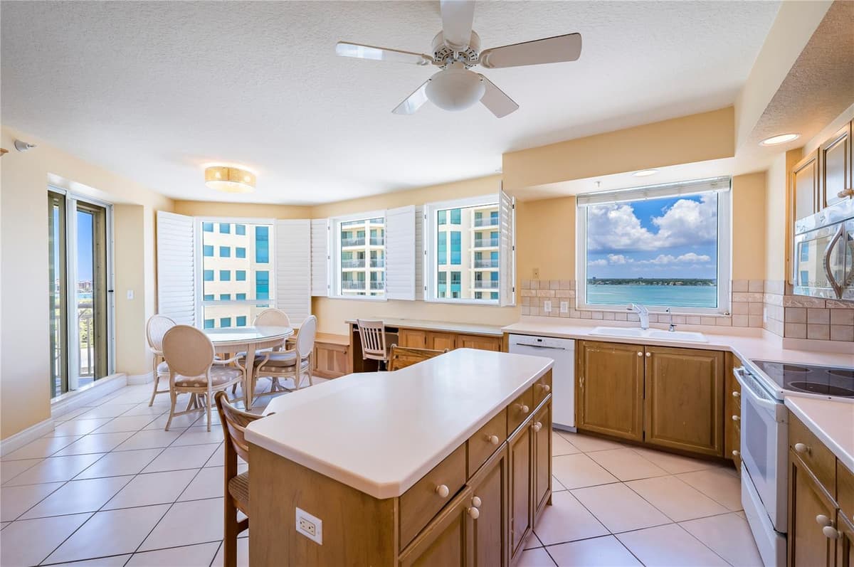 1180 GULF BOULEVARD — photo 21 of 46