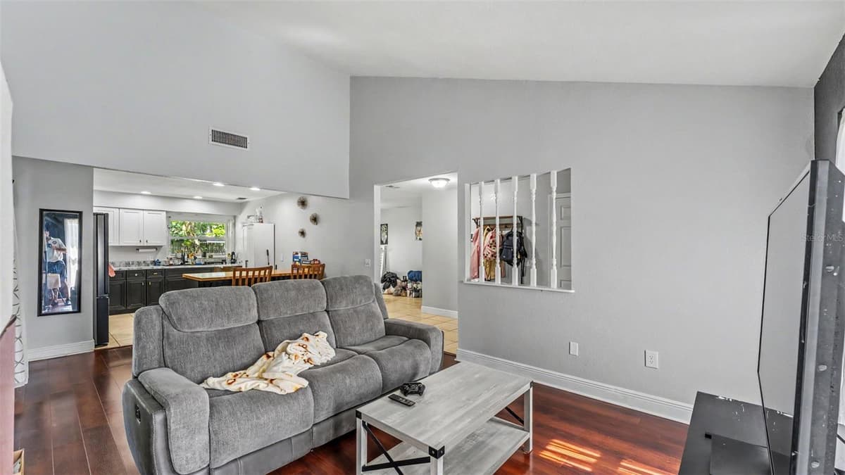 5060 STARLING DRIVE — photo 4 of 40