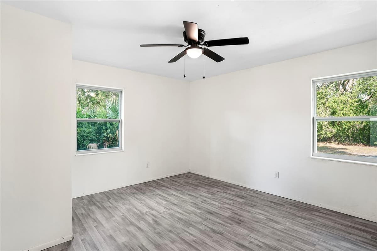 111 ELM AVENUE — photo 14 of 26