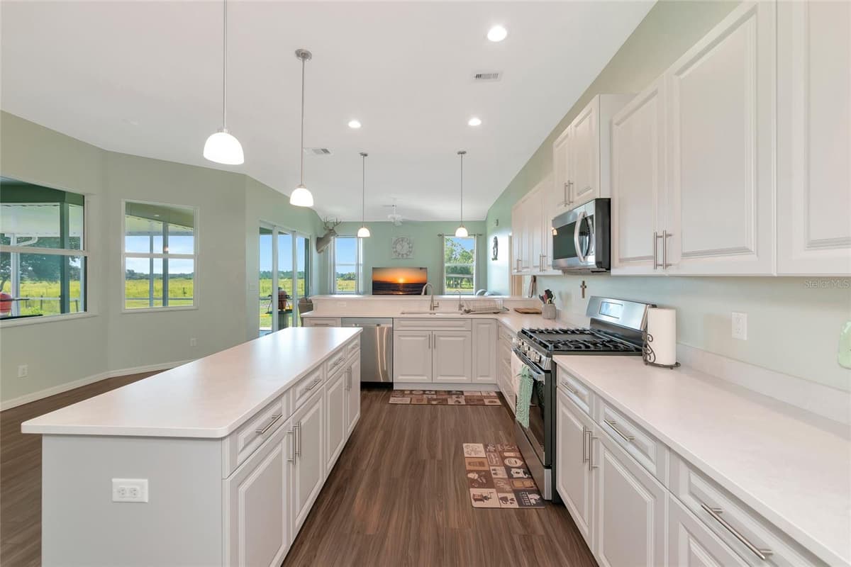 30620 BETTS ROAD — photo 13 of 60
