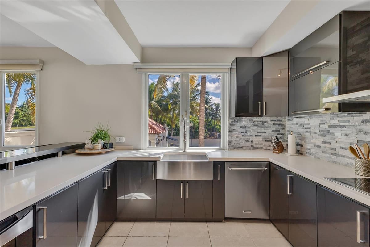 6690 CALLE TURQUOISE — photo 8 of 31