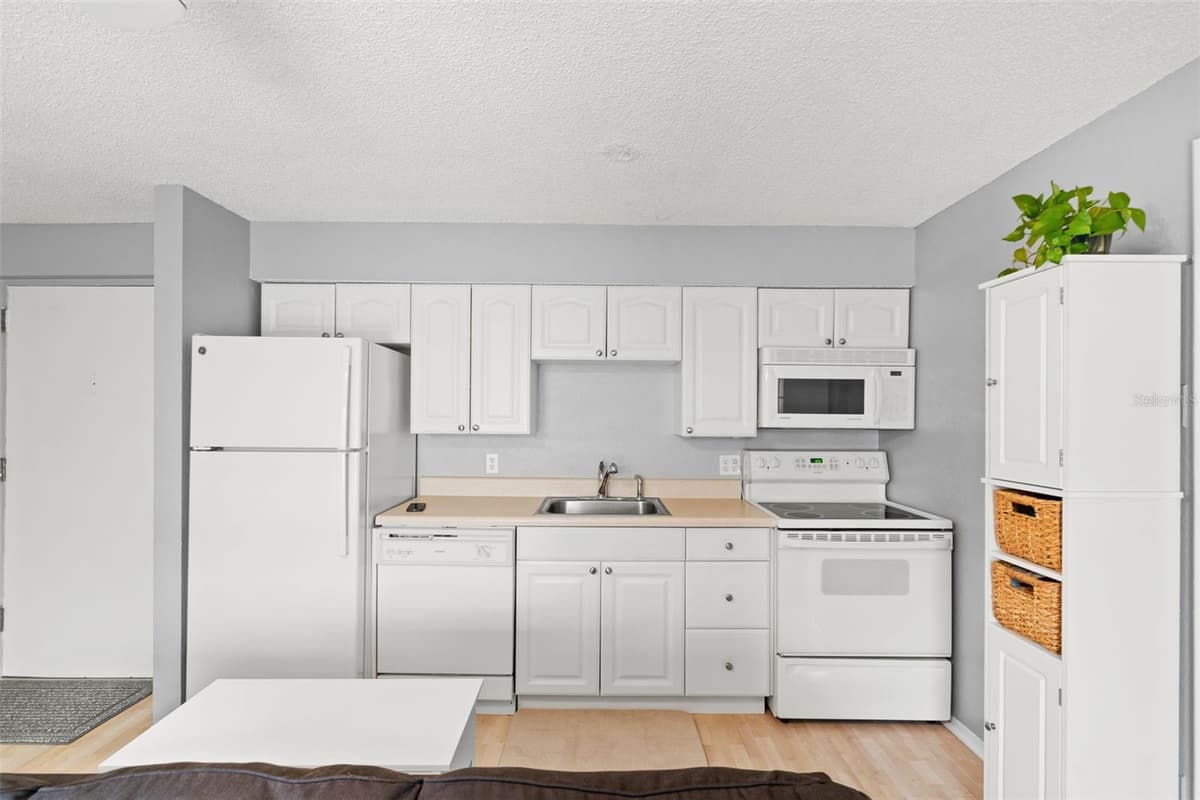 4215 BAY DRIVE — photo 8 of 23
