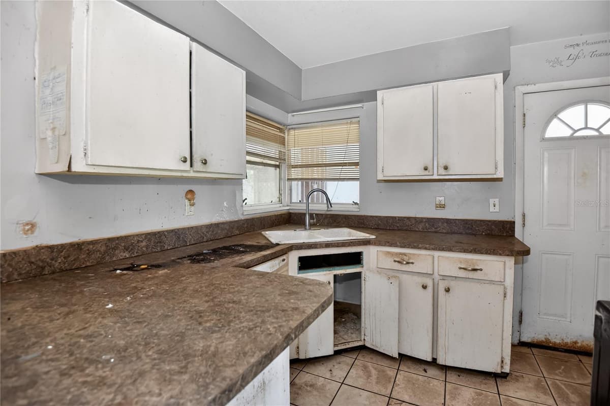 1553 PROVIDENCE BOULEVARD — photo 13 of 28