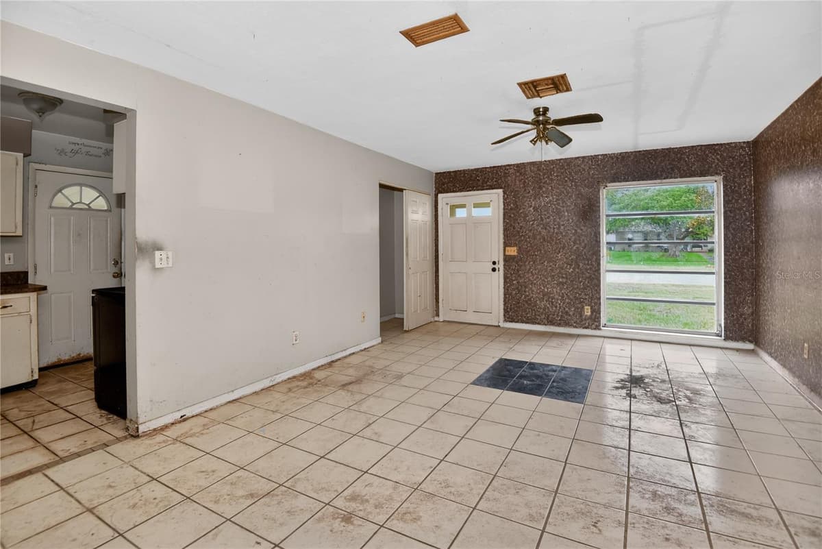 1553 PROVIDENCE BOULEVARD — photo 3 of 28