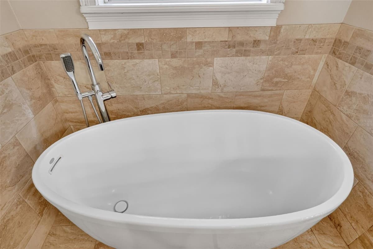 900 BRIGHTWATER CIRCLE — photo 25 of 45