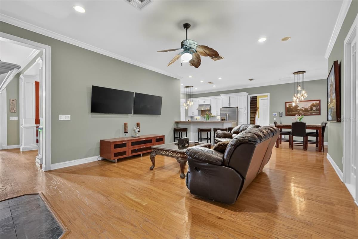 900 BRIGHTWATER CIRCLE — photo 11 of 45