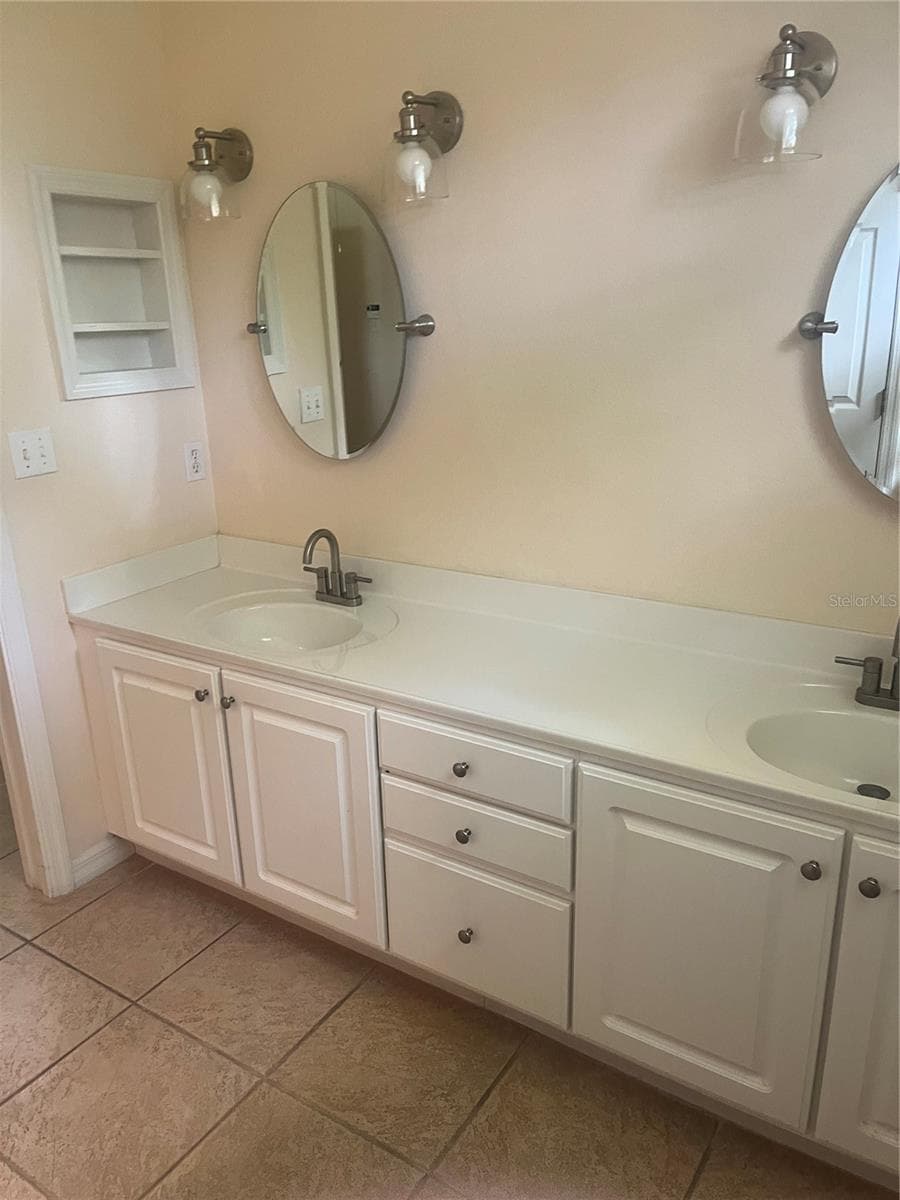8509 ALEXANDRA ARBOR LANE — photo 10 of 19