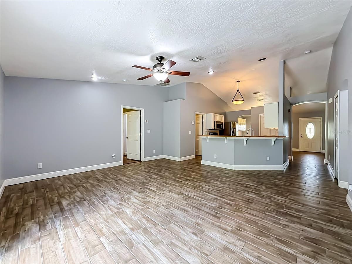 3288 WALLACE AVENUE — photo 9 of 36
