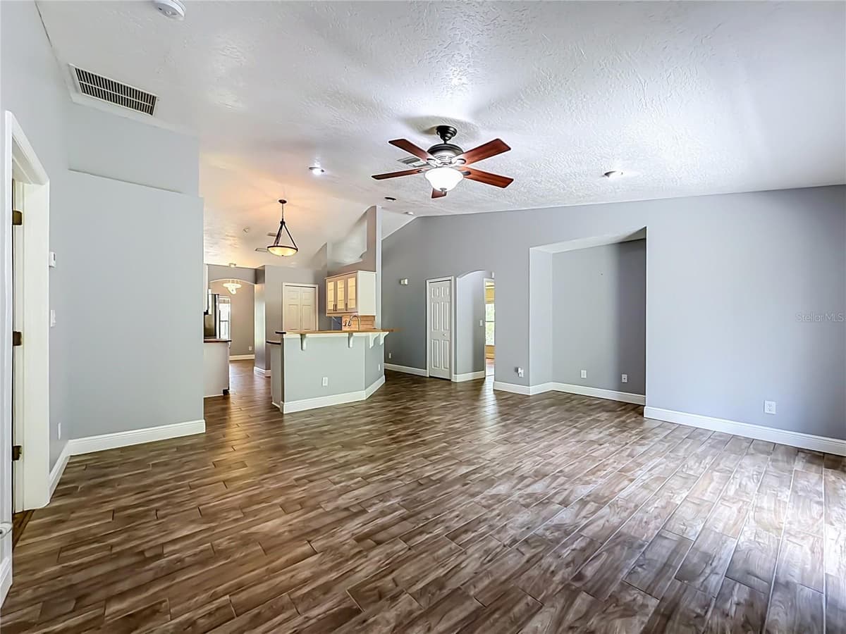 3288 WALLACE AVENUE — photo 8 of 36